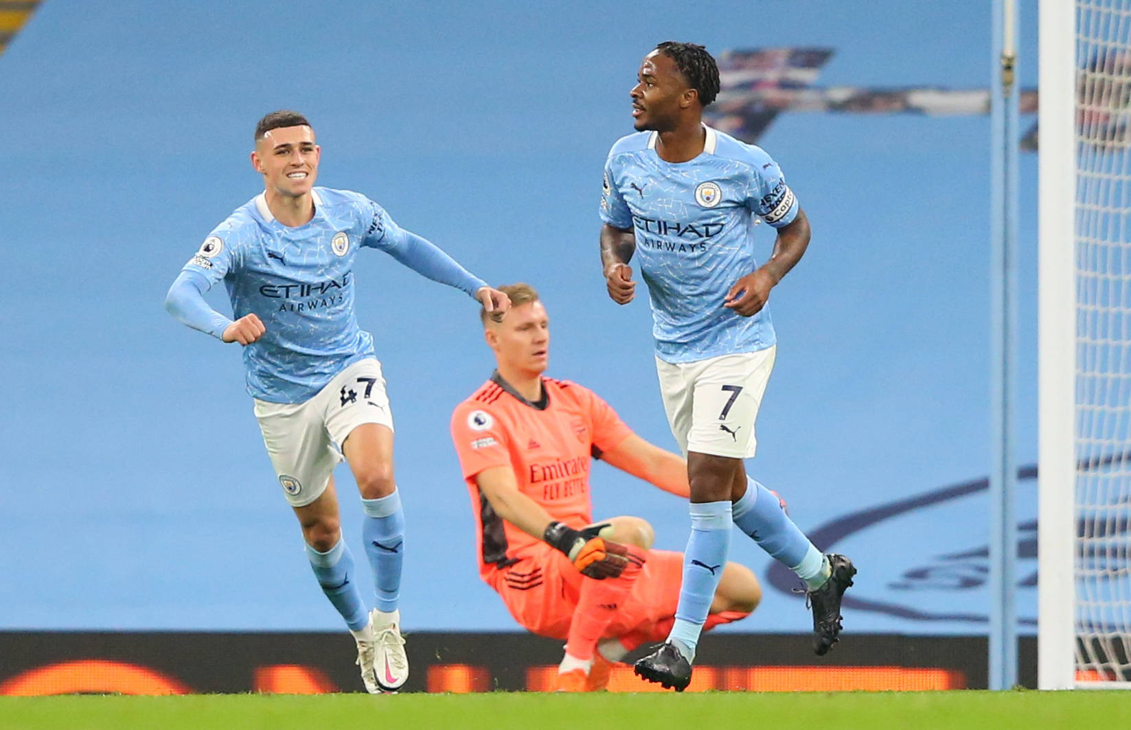 他们通过短 他们通过短